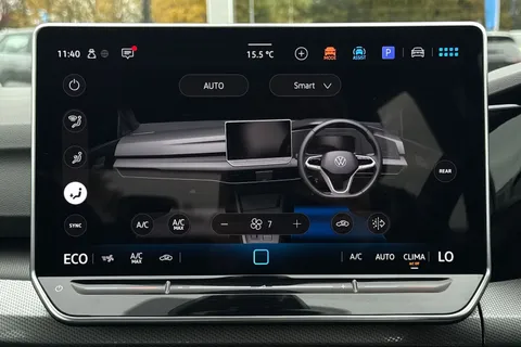 DA25PCF Volkswagen Golf 1.5 TSI 204 Style eHybrid 5dr DSG **AREA VIEW CAMERAS** Thumbnail #23