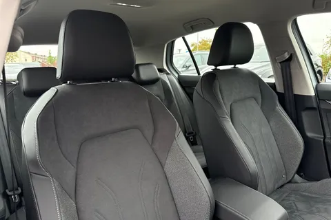 DA25PCF Volkswagen Golf 1.5 TSI 204 Style eHybrid 5dr DSG **AREA VIEW CAMERAS** Thumbnail #25