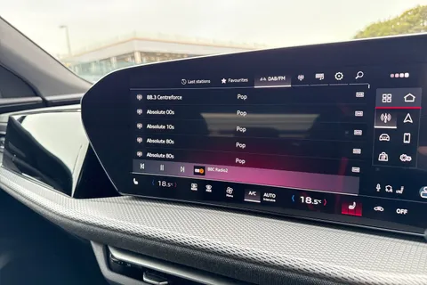  Audi Q5 2.0 TDI S line S Tronic quattro Euro 6 (s/s) 5dr Thumbnail #36