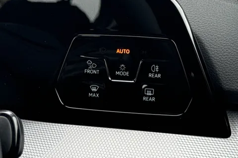 DA25PCF Volkswagen Golf 1.5 TSI 204 Style eHybrid 5dr DSG **AREA VIEW CAMERAS** Thumbnail #36