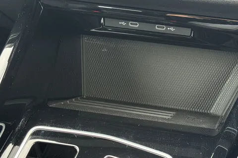 DA25PCF Volkswagen Golf 1.5 TSI 204 Style eHybrid 5dr DSG **AREA VIEW CAMERAS** Thumbnail #37