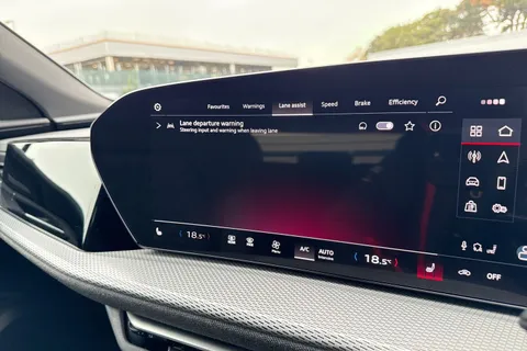  Audi Q5 2.0 TDI S line S Tronic quattro Euro 6 (s/s) 5dr Thumbnail #44