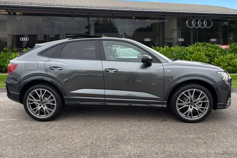 Audi Q3 2.0 TFSI 40 Black Edition Sportback S Tronic quattro Euro 6 (s/s) 5dr Thumbnail #4