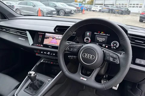  Audi A3 1.5 TFSI Black Edition Sportback Euro 6 (s/s) 5dr Thumbnail #18