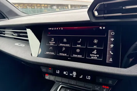  Audi A3 1.5 TFSI Black Edition Sportback Euro 6 (s/s) 5dr Thumbnail #42