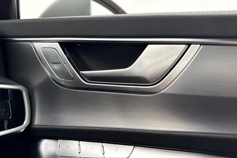 Audi RS 6 Avant 4.0 TFSI V8 Performance Tiptronic quattro Euro 6 (s/s) 5dr Thumbnail #21