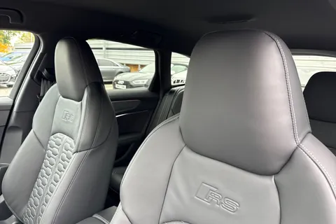 Audi RS 6 Avant 4.0 TFSI V8 Performance Tiptronic quattro Euro 6 (s/s) 5dr Thumbnail #24