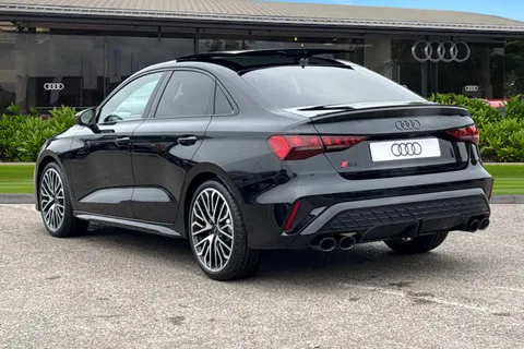  Audi S3 2.0 TFSI Vorsprung S Tronic quattro Euro 6 (s/s) 4dr Thumbnail #3