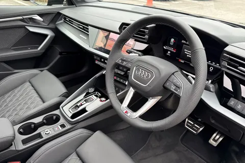  Audi S3 2.0 TFSI Vorsprung S Tronic quattro Euro 6 (s/s) 4dr Thumbnail #14