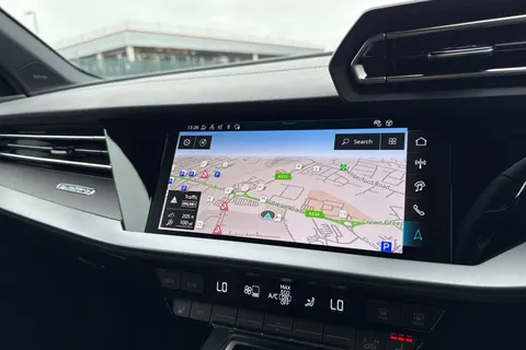  Audi S3 2.0 TFSI Vorsprung S Tronic quattro Euro 6 (s/s) 4dr Thumbnail #17