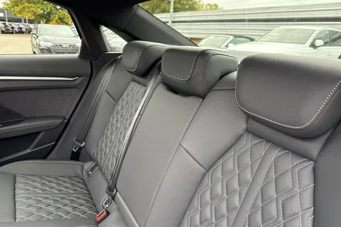  Audi S3 2.0 TFSI Vorsprung S Tronic quattro Euro 6 (s/s) 4dr Thumbnail #19