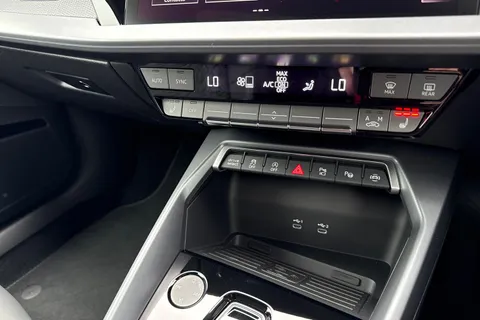  Audi S3 2.0 TFSI Vorsprung S Tronic quattro Euro 6 (s/s) 4dr Thumbnail #22