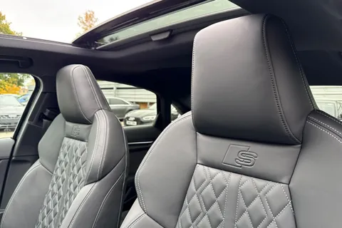  Audi S3 2.0 TFSI Vorsprung S Tronic quattro Euro 6 (s/s) 4dr Thumbnail #24