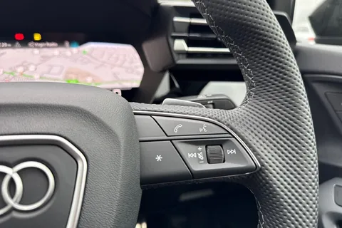  Audi S3 2.0 TFSI Vorsprung S Tronic quattro Euro 6 (s/s) 4dr Thumbnail #27