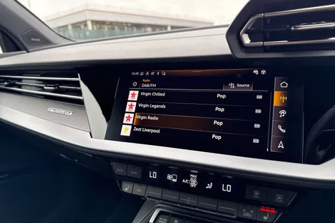  Audi S3 2.0 TFSI Vorsprung S Tronic quattro Euro 6 (s/s) 4dr Thumbnail #37