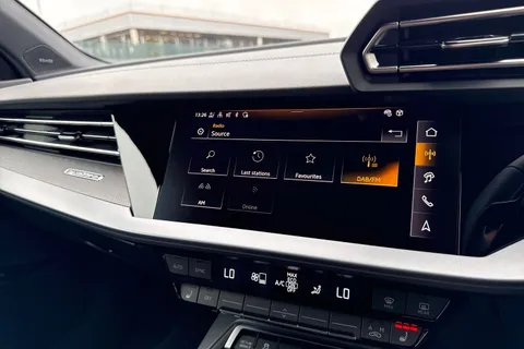  Audi S3 2.0 TFSI Vorsprung S Tronic quattro Euro 6 (s/s) 4dr Thumbnail #38