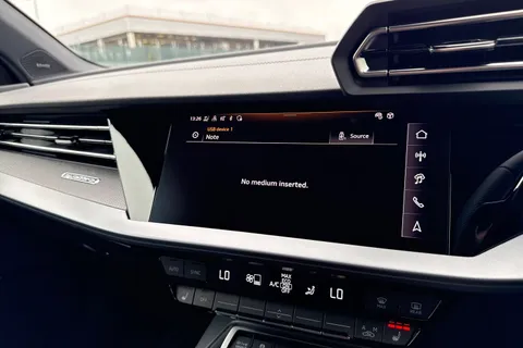  Audi S3 2.0 TFSI Vorsprung S Tronic quattro Euro 6 (s/s) 4dr Thumbnail #39