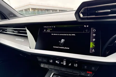  Audi S3 2.0 TFSI Vorsprung S Tronic quattro Euro 6 (s/s) 4dr Thumbnail #41