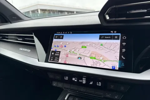  Audi S3 2.0 TFSI Vorsprung S Tronic quattro Euro 6 (s/s) 4dr Thumbnail #42