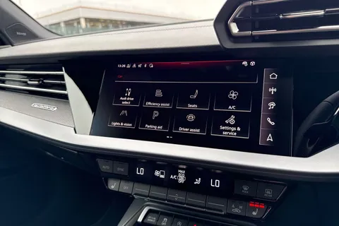  Audi S3 2.0 TFSI Vorsprung S Tronic quattro Euro 6 (s/s) 4dr Thumbnail #45