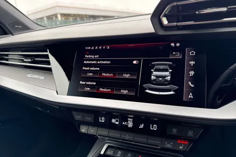  Audi S3 2.0 TFSI Vorsprung S Tronic quattro Euro 6 (s/s) 4dr Thumbnail #47