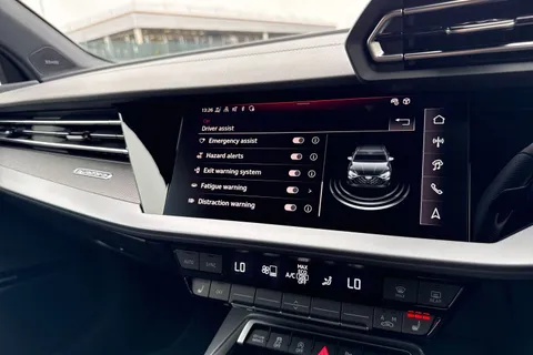  Audi S3 2.0 TFSI Vorsprung S Tronic quattro Euro 6 (s/s) 4dr Thumbnail #49