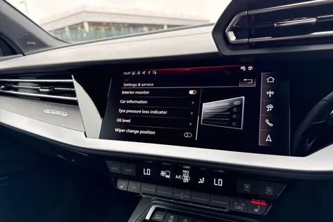  Audi S3 2.0 TFSI Vorsprung S Tronic quattro Euro 6 (s/s) 4dr Thumbnail #51