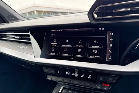  Audi S3 2.0 TFSI Vorsprung S Tronic quattro Euro 6 (s/s) 4dr Thumbnail #54