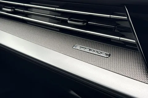  Audi S3 2.0 TFSI Vorsprung S Tronic quattro Euro 6 (s/s) 4dr Thumbnail #57