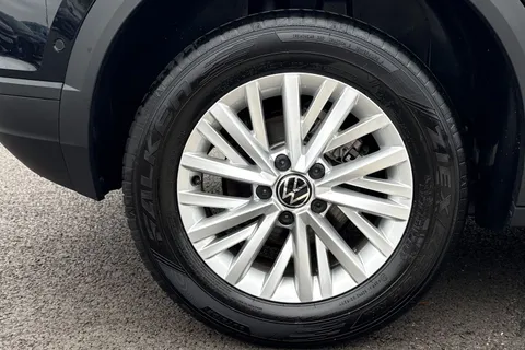 10 of 47 for VOLKSWAGEN T-ROC 1.0 TSI 115 Life 5dr