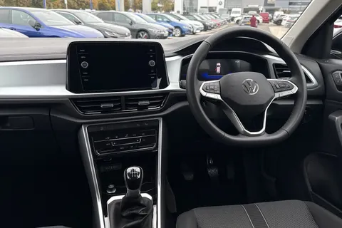 18 of 47 for VOLKSWAGEN T-ROC 1.0 TSI 115 Life 5dr