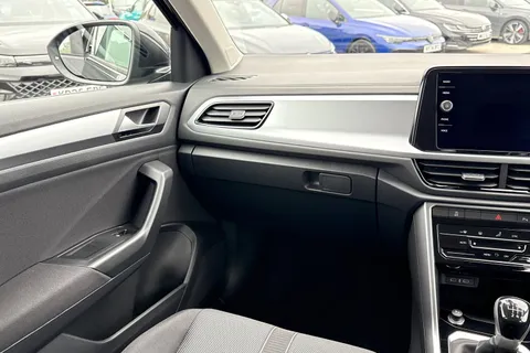 20 of 47 for VOLKSWAGEN T-ROC 1.0 TSI 115 Life 5dr