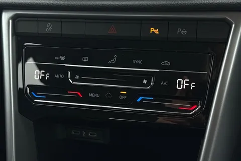 22 of 47 for VOLKSWAGEN T-ROC 1.0 TSI 115 Life 5dr