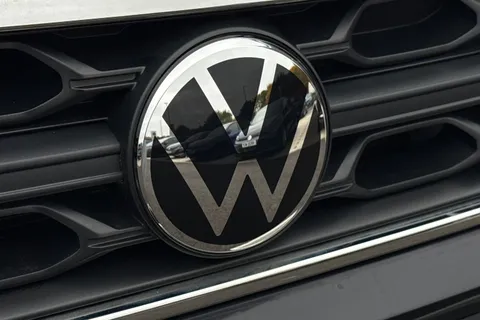 27 of 47 for VOLKSWAGEN T-ROC 1.0 TSI 115 Life 5dr