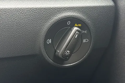 32 of 47 for VOLKSWAGEN T-ROC 1.0 TSI 115 Life 5dr