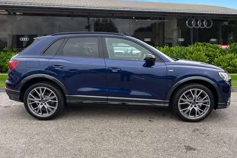 Audi Q3 1.5 TFSI CoD 35 Black Edition Euro 6 (s/s) 5dr Thumbnail #4
