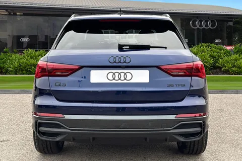 Audi Q3 1.5 TFSI CoD 35 Black Edition Euro 6 (s/s) 5dr Thumbnail #5