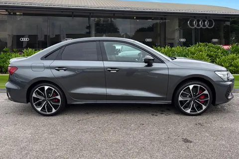 Audi S3 2.0 TFSI Black Edition S Tronic quattro Euro 6 (s/s) 4dr Thumbnail #4