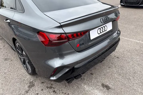 Audi S3 2.0 TFSI Black Edition S Tronic quattro Euro 6 (s/s) 4dr Thumbnail #8