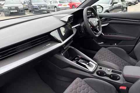  Audi RS 3 2.5 TFSI Carbon Vorsprung S Tronic quattro Euro 6 (s/s) 4dr Thumbnail #15