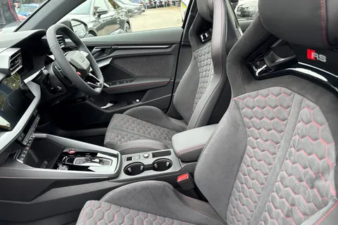  Audi RS 3 2.5 TFSI Carbon Vorsprung S Tronic quattro Euro 6 (s/s) 4dr Thumbnail #16