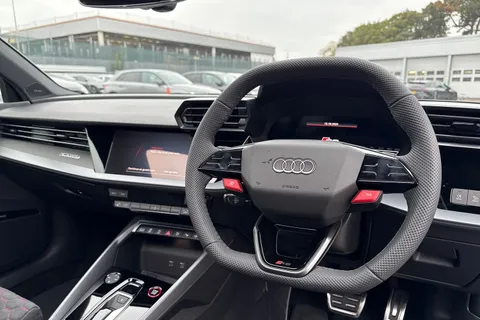  Audi RS 3 2.5 TFSI Carbon Vorsprung S Tronic quattro Euro 6 (s/s) 4dr Thumbnail #18