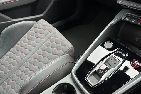  Audi RS 3 2.5 TFSI Carbon Vorsprung S Tronic quattro Euro 6 (s/s) 4dr Thumbnail #20