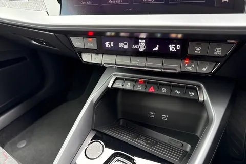  Audi RS 3 2.5 TFSI Carbon Vorsprung S Tronic quattro Euro 6 (s/s) 4dr Thumbnail #22