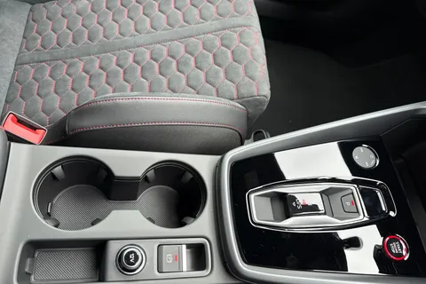  Audi RS 3 2.5 TFSI Carbon Vorsprung S Tronic quattro Euro 6 (s/s) 4dr Thumbnail #23