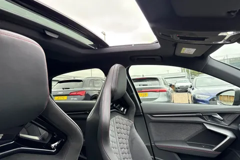  Audi RS 3 2.5 TFSI Carbon Vorsprung S Tronic quattro Euro 6 (s/s) 4dr Thumbnail #27