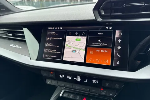  Audi RS 3 2.5 TFSI Carbon Vorsprung S Tronic quattro Euro 6 (s/s) 4dr Thumbnail #37