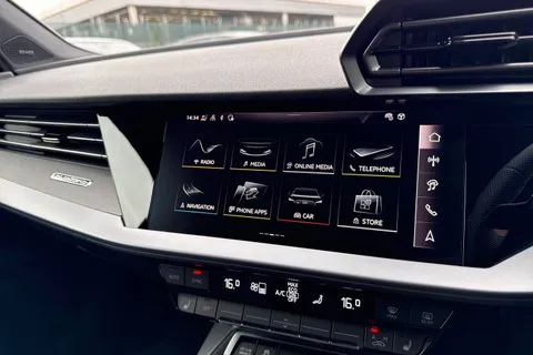  Audi RS 3 2.5 TFSI Carbon Vorsprung S Tronic quattro Euro 6 (s/s) 4dr Thumbnail #38