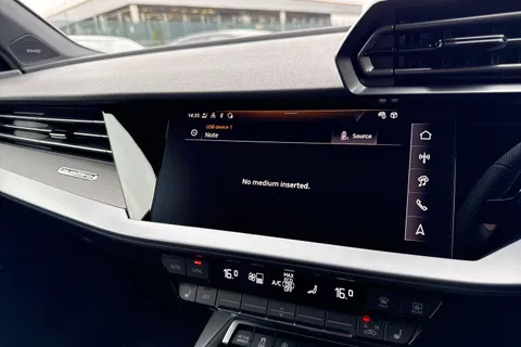  Audi RS 3 2.5 TFSI Carbon Vorsprung S Tronic quattro Euro 6 (s/s) 4dr Thumbnail #41