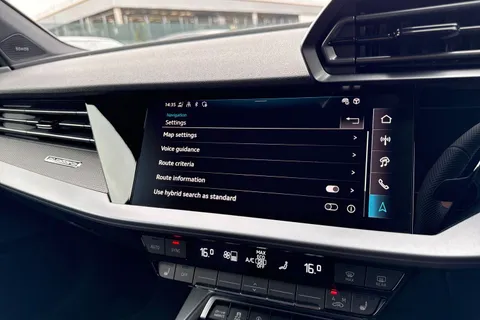  Audi RS 3 2.5 TFSI Carbon Vorsprung S Tronic quattro Euro 6 (s/s) 4dr Thumbnail #45